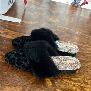 Taryn Rose Black Cozy Slippers with Plush Trim